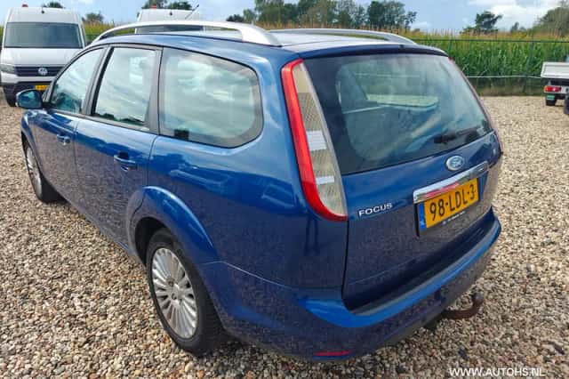 Ford Focus (2010) thumbnail 3