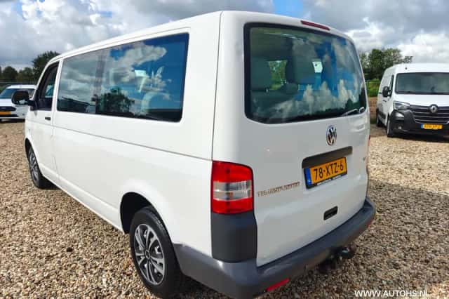 Volkswagen Transporter (2012) thumbnail 3