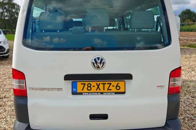 Volkswagen Transporter (2012) thumbnail 4