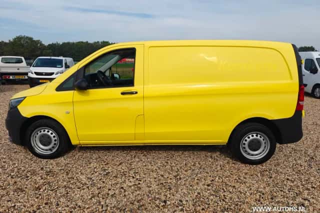 Mercedes-Benz Vito (2019) thumbnail 2