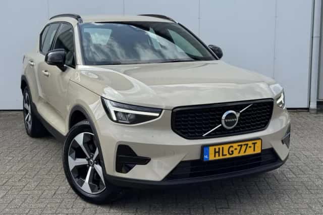 Volvo XC40 (2025) thumbnail 5