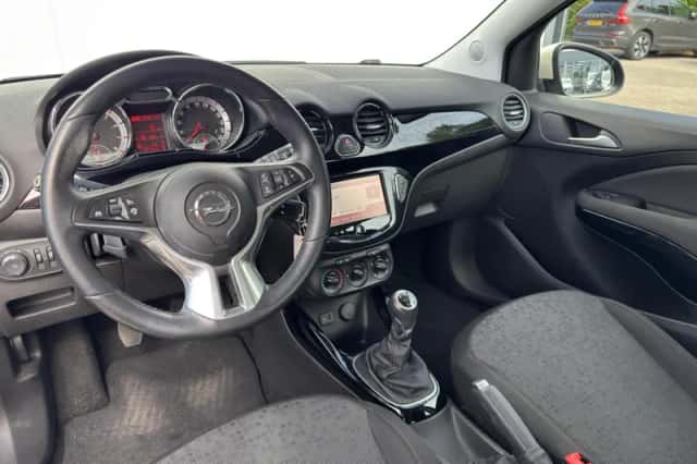 Opel Adam (2015) thumbnail 2
