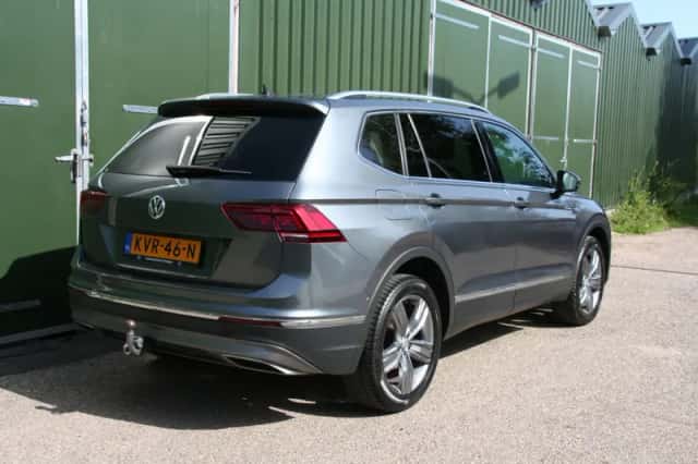 Volkswagen Tiguan (2018) thumbnail 3