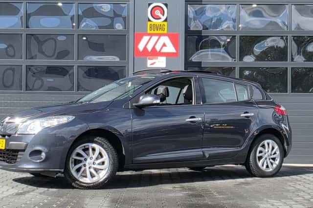 Renault Mégane (2011) thumbnail 1