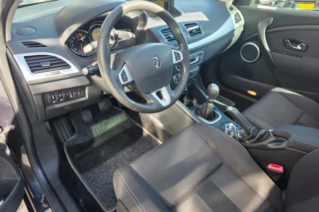 Renault Mégane (2011) thumbnail 2