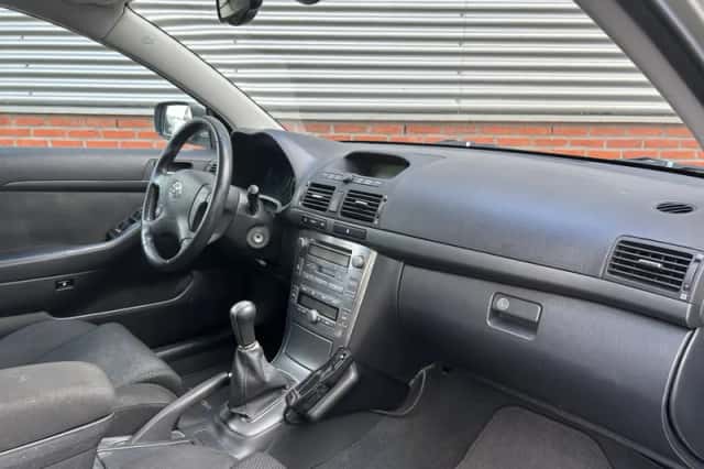 Toyota Avensis (2003) thumbnail 5