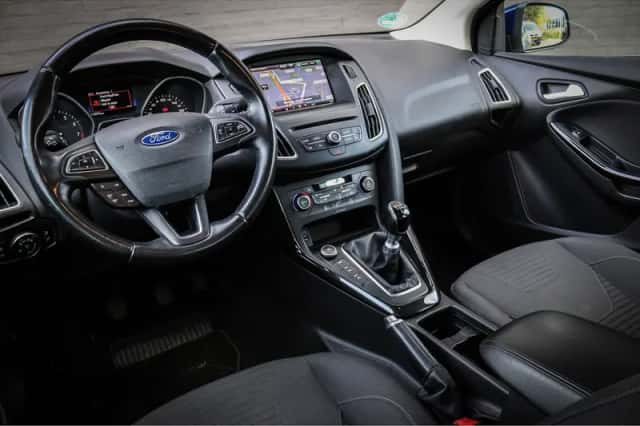 Ford Focus (2015) thumbnail 3