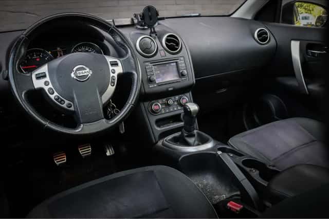 Nissan Qashqai (2013) thumbnail 3