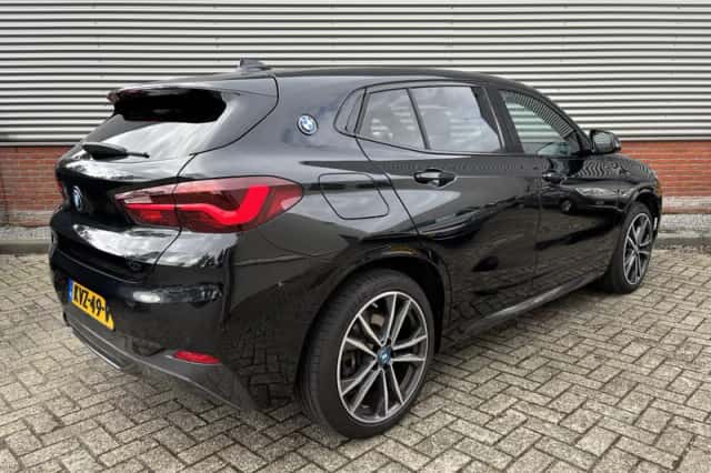 BMW X2 (2023) thumbnail 2