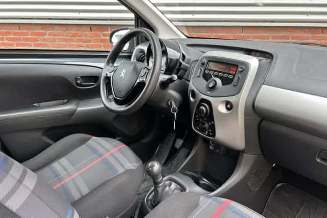 Peugeot 108 (2014) thumbnail 5