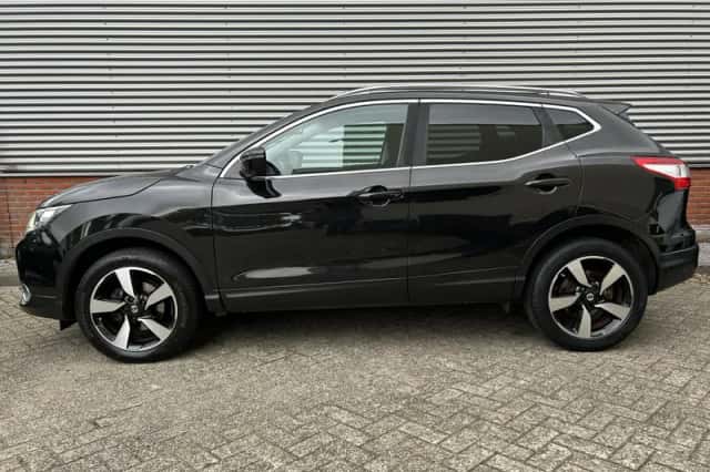 Nissan Qashqai (2016) thumbnail 3