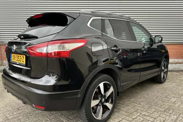 Nissan Qashqai (2016) thumbnail 4