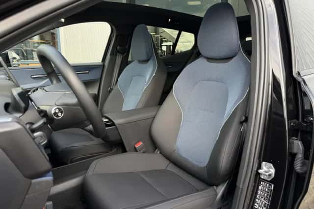 Volvo EX30 (2024) thumbnail 5