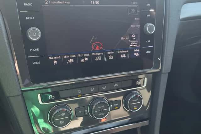 Volkswagen Golf (2019) thumbnail 4