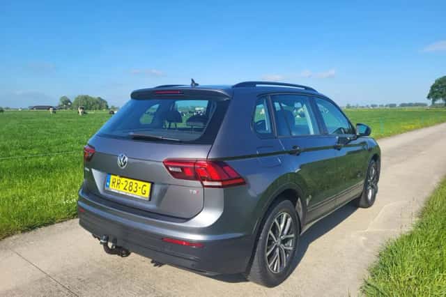 Volkswagen Tiguan (2018) thumbnail 2