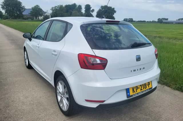 SEAT Ibiza (2017) thumbnail 5