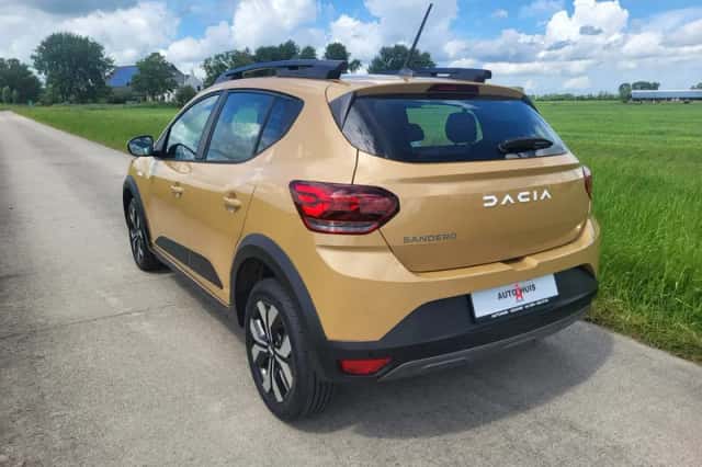 Dacia Sandero (2025) thumbnail 5