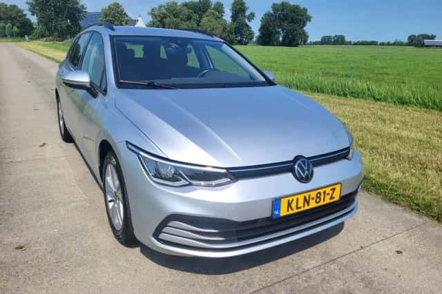 Volkswagen Golf (2022) thumbnail 3