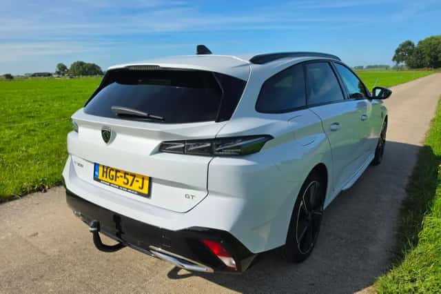 Peugeot e-308 (2025) thumbnail 4