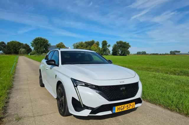 Peugeot e-308 (2025) thumbnail 6