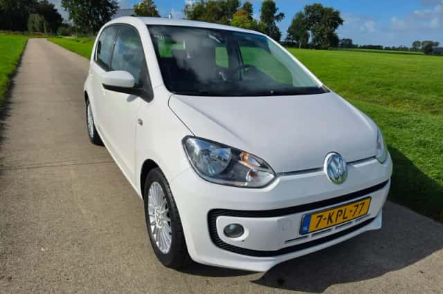 Volkswagen Up! (2013) thumbnail 4