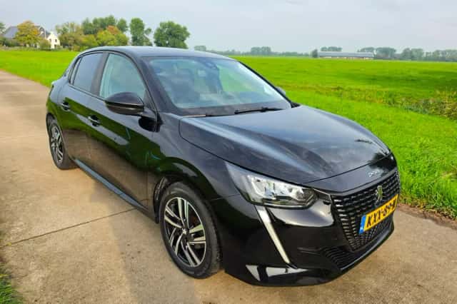 Peugeot 208 (2023) thumbnail 2