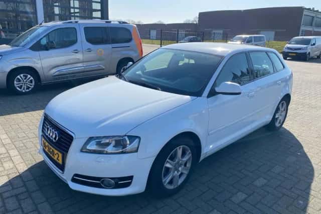 Audi A3 (2012) thumbnail 1