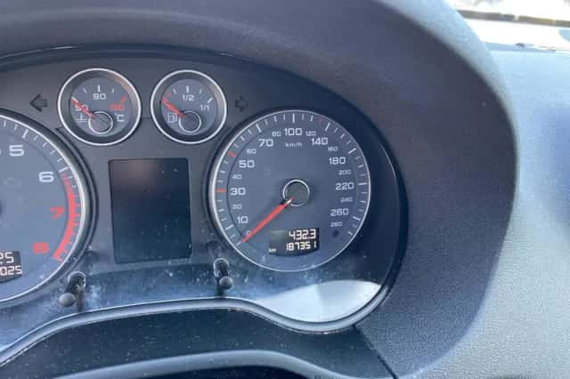 Audi A3 (2012) thumbnail 3