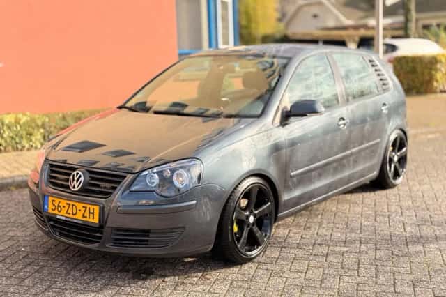 Volkswagen Polo (2008) thumbnail 1