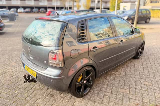 Volkswagen Polo (2008) thumbnail 5