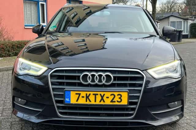 Audi A3 (2013) thumbnail 2