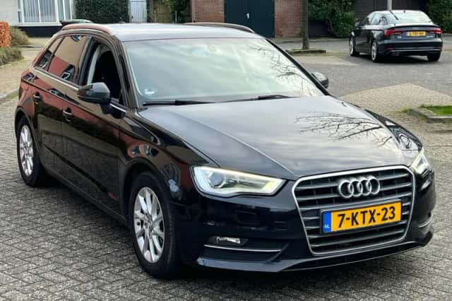 Audi A3 (2013) thumbnail 3