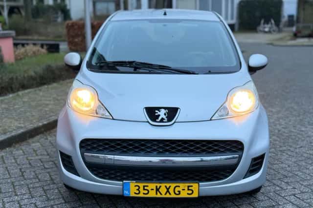 Peugeot 107 (2010) thumbnail 2
