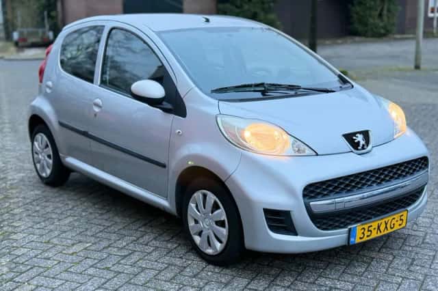 Peugeot 107 (2010) thumbnail 3