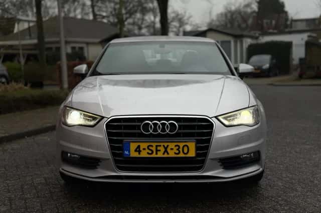 Audi A3 (2014) thumbnail 2