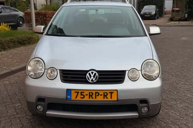 Volkswagen Polo (2005) thumbnail 2
