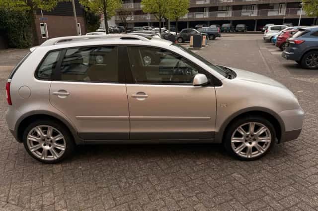 Volkswagen Polo (2005) thumbnail 5