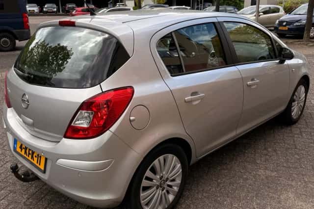 Opel Corsa (2013) thumbnail 5