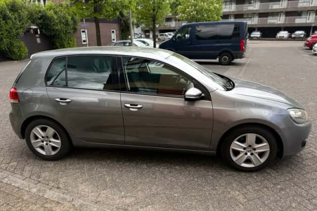 Volkswagen Golf (2010) thumbnail 5