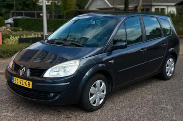 Renault Grand Scénic (2008) thumbnail 1