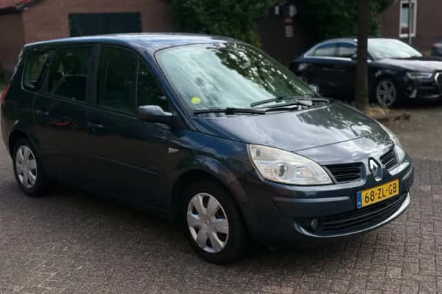 Renault Grand Scénic (2008) thumbnail 3