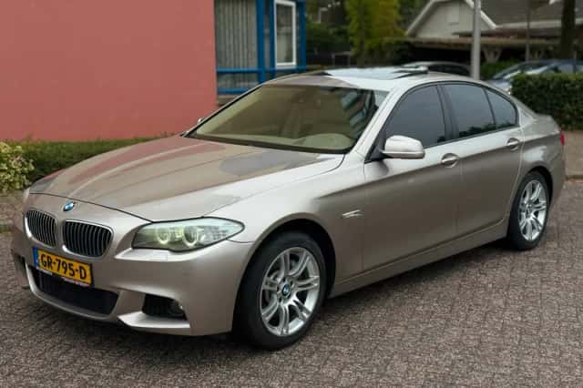 BMW 5-Serie (2010) thumbnail 1