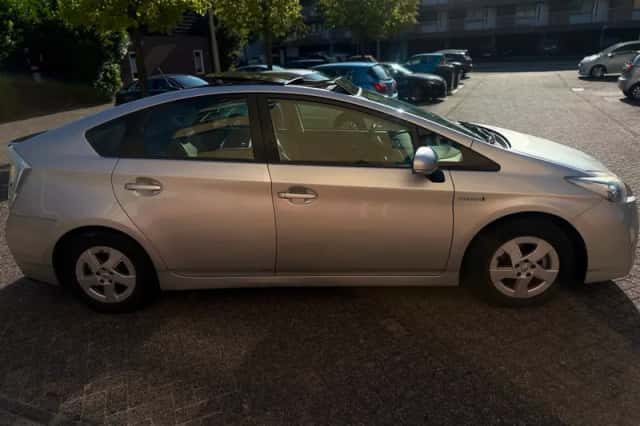 Toyota Prius (2010) thumbnail 4
