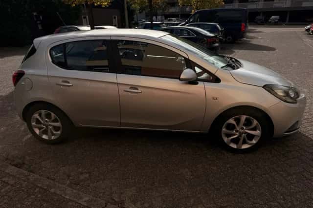 Opel Corsa (2016) thumbnail 4