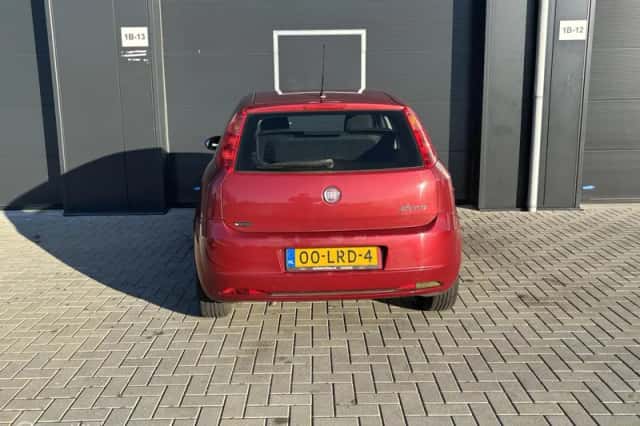 Fiat Grande Punto (2010) thumbnail 4