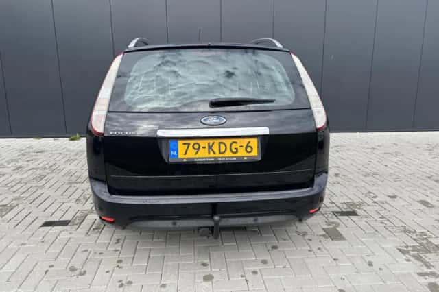 Ford Focus (2009) thumbnail 4