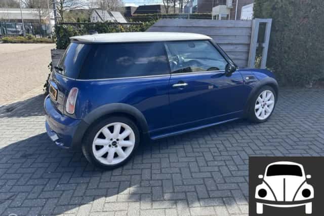 MINI Cooper (2002) thumbnail 3