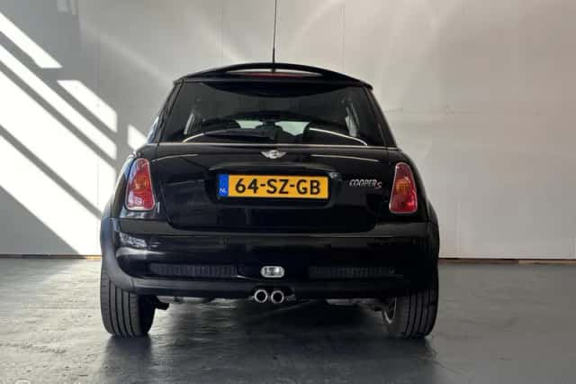 MINI Cooper S (2004) thumbnail 4
