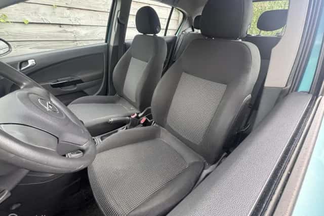 Opel Corsa (2010) thumbnail 5