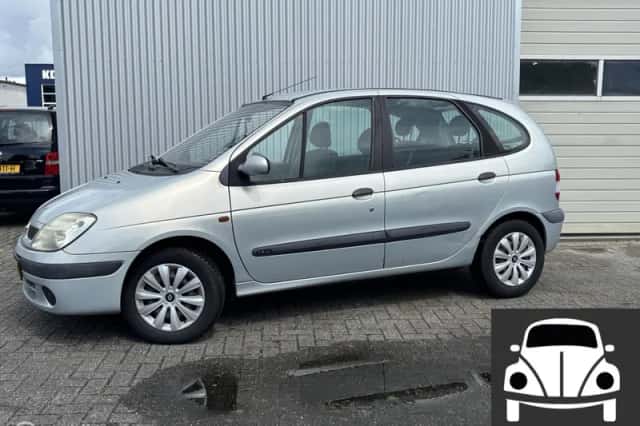 Renault Scénic (2001) thumbnail 1